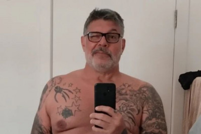 Alexandre Frota mostra corpo tatuado ao posar sem camisa e avisa: 'Sem filtro'