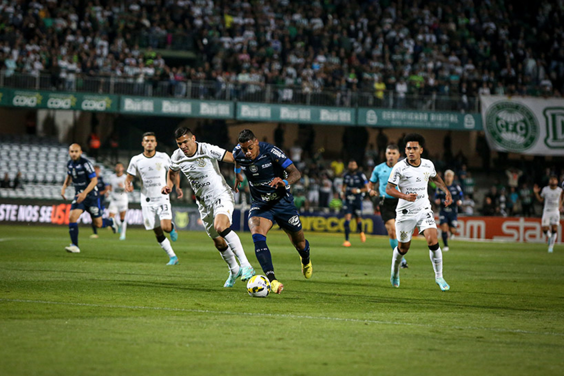 São Paulo x Coritiba: onde assistir, escalações e horário do jogo