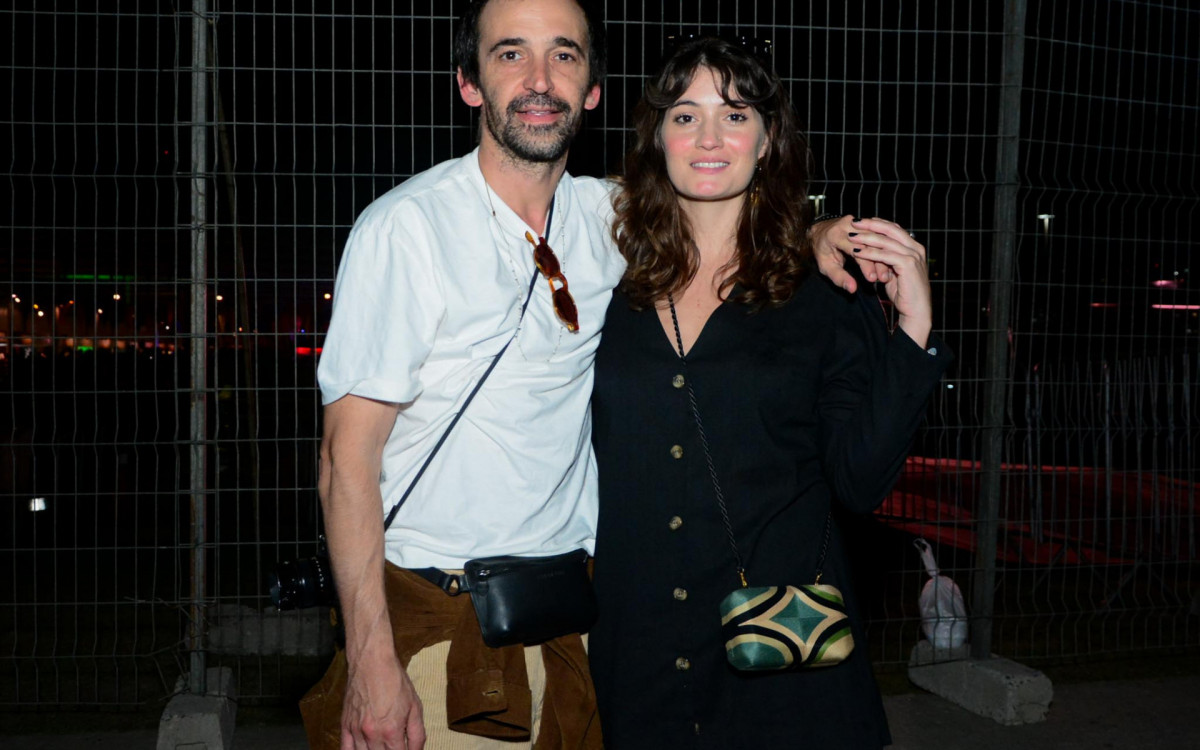 O ator Júlio Andrade e a mulher, Elen Clarice