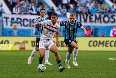 Fluminense oscila bastante, e acaba derrotado de virada pelo Grêmio em Porto Alegre