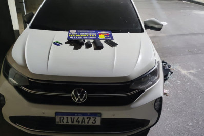 Ação conjunta prende suspeito de integrar milícia e recupera dez carros