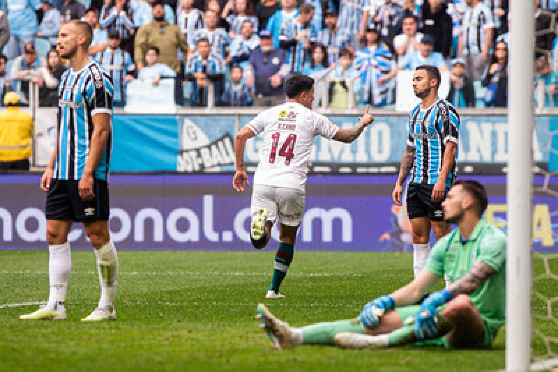 Grêmio derrota o Fluminense de virada na reestreia de Luan e volta ao G4;  veja os destaques do jogo - Grêmio - Diário de Canoas