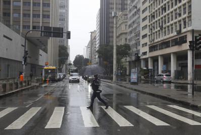 Rio amanhece com chuva e previsão aponta temporal para os próximos dias