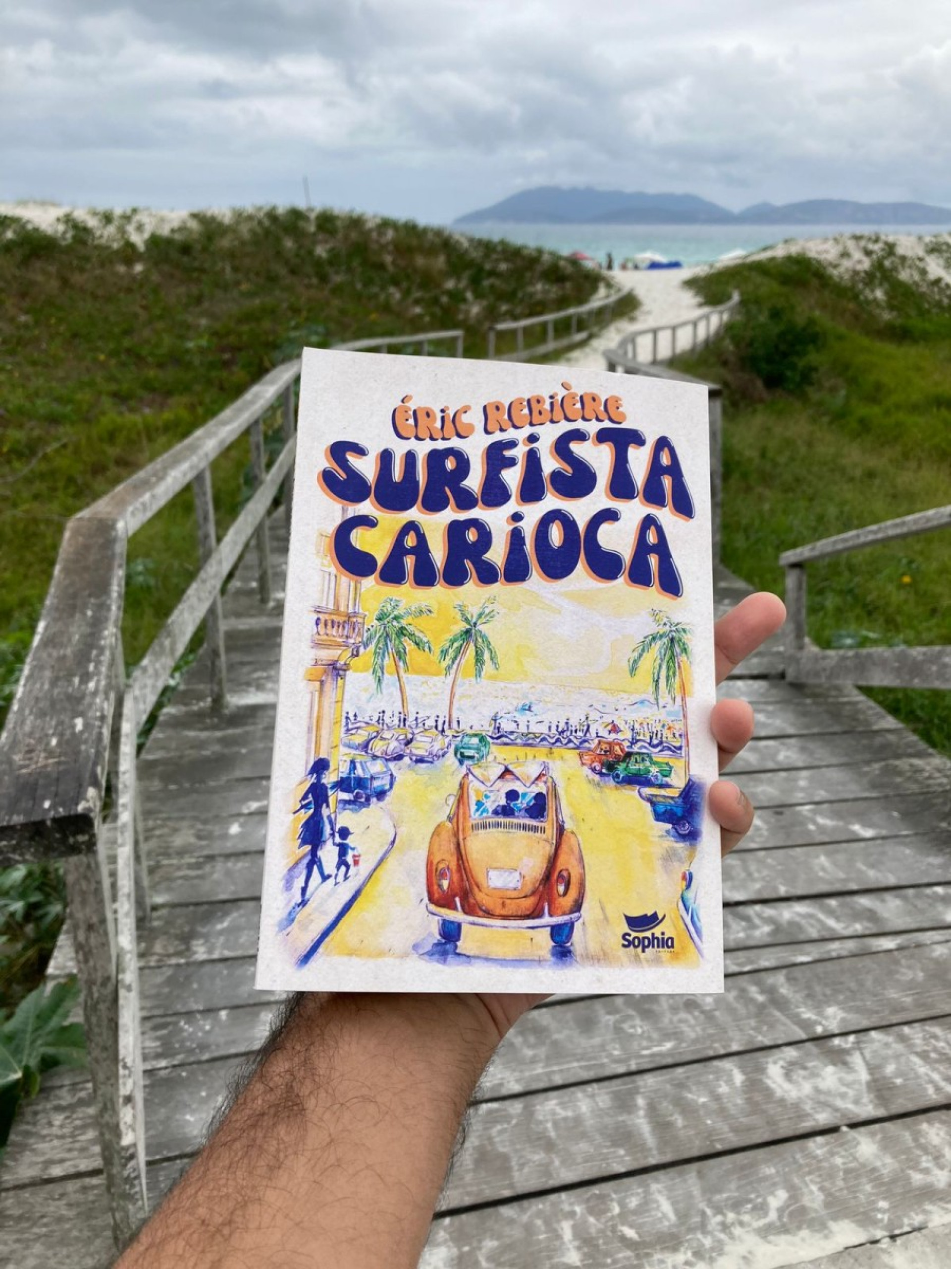 O livro pode ser adquirido no site da Sophia.

