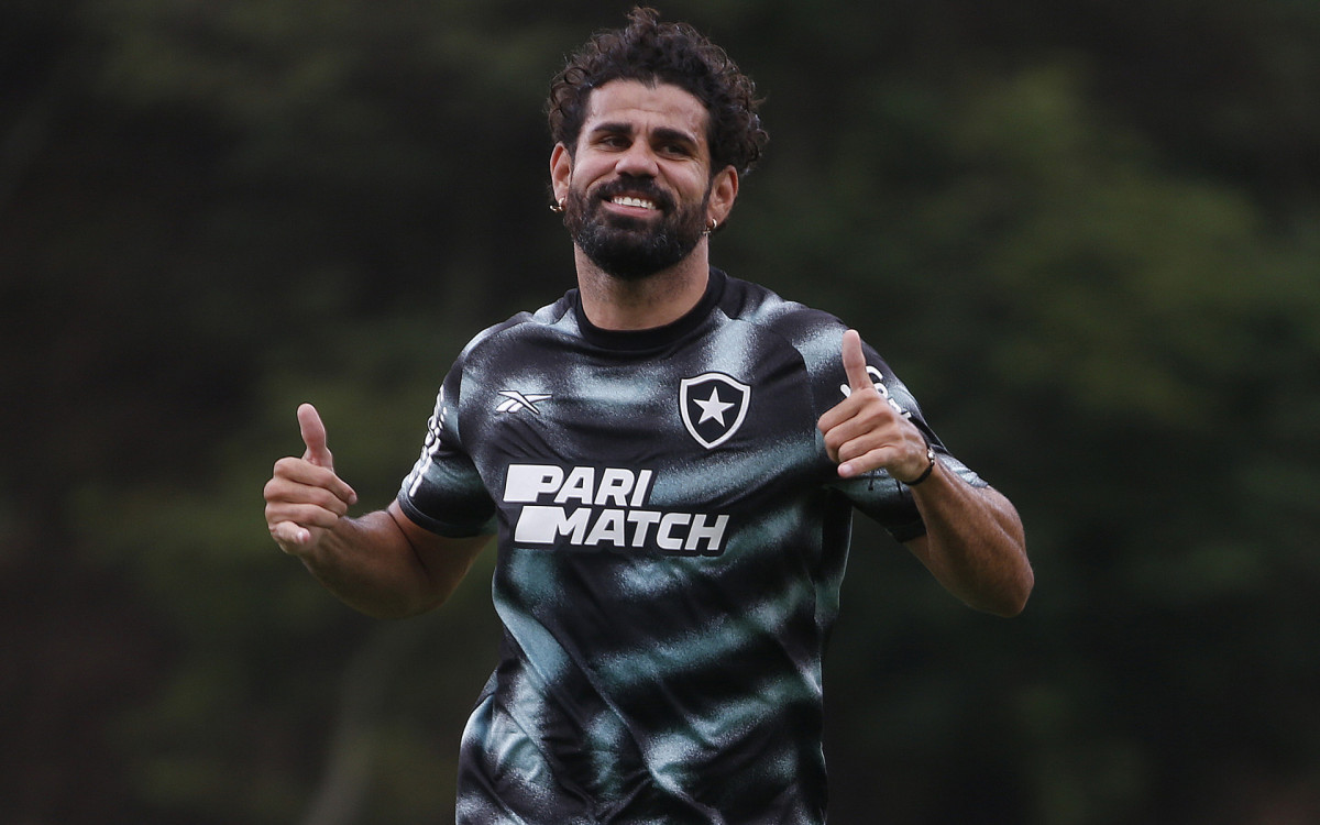 Diego Costa em treino do Botafogo - Vitor Silva / Botafogo