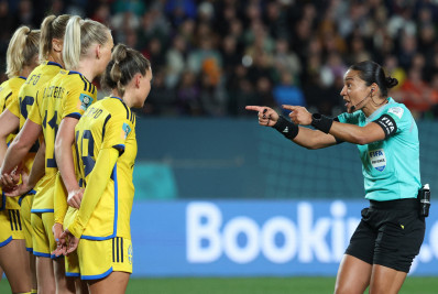 Após eliminação na Copa, suecas detonam arbitragem brasileira: 'Enojada'