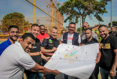 Prefeito visita bairros de Belford Roxo para verificar andamento de obras