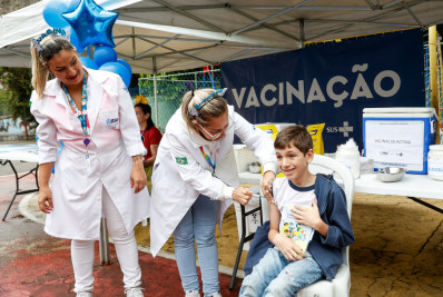 Rio inicia vacinação em escolas para crianças e adolescentes