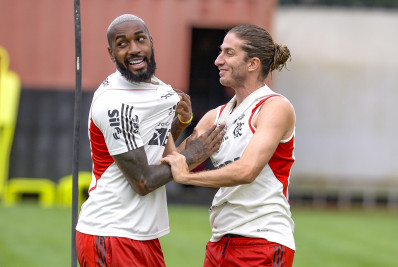 Gerson e Varela trocam socos durante treino do Flamengo