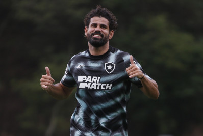Atacante do Botafogo, Diego Costa desperta interesse do Corinthians e de clubes da Espanha