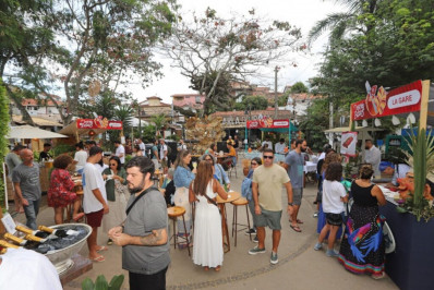Degusta Búzios recebe mais de 30 mil pessoas e vende mais de 100 mil pratos lotando o balneário