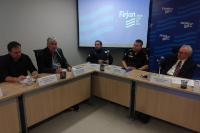 Grupo contra roubo de cargas discute comércio ilegal nas feiras da Baixada  