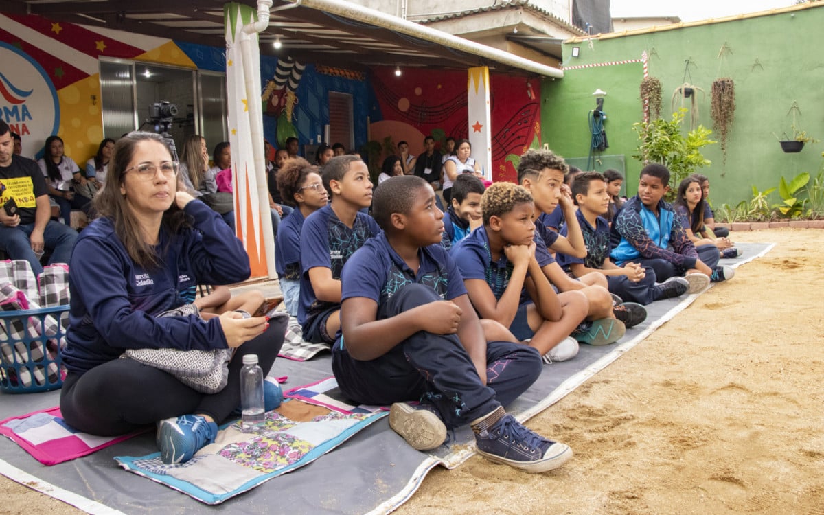 Os alunos da Escola Municipal Elmira Figueira e do projeto Garoto Cidadão de Itaguaí assistiram ao ensaio aberto do espetáculo. - Foto: Gilson Moreira