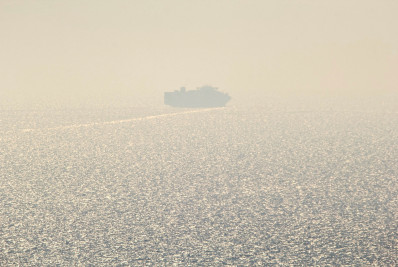 Primeiro navio de carga deixa porto ucraniano no Mar Negro por nova rota