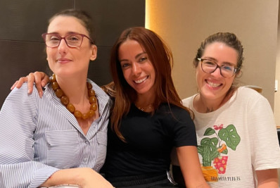 Anitta comete gafe com Paola Carosella ao mostrar surpresa para chef