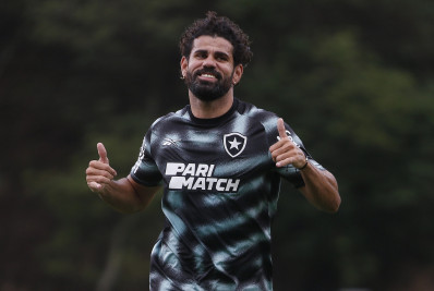 Diego Costa e Gabriel Pires são novidades no treino do Botafogo nesta quarta
