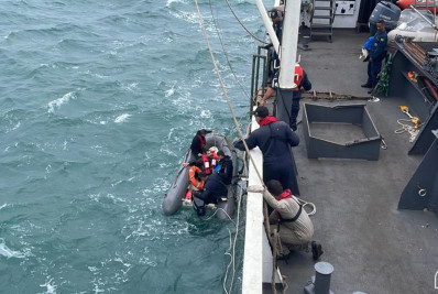 Após acidente de caiaque, turista argentino é resgatado pela Marinha do Brasil