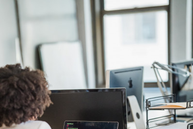 Programadores do Amanhã oferece curso exclusivo de programação para negros e indígenas