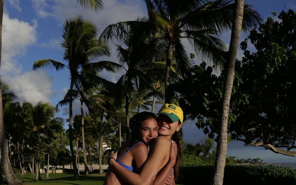 Sasha Meneghel e Bruna Marquezine no Hava&iacute;