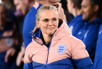 Federação estuda nome da técnica da seleção inglesa feminina para o cargo na masculina