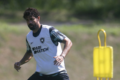 Apesar dos problemas físicos, Botafogo avalia renovar com Diego Costa