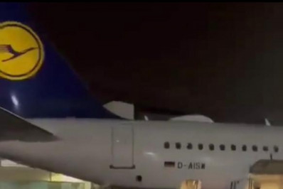 Chuvas inundam principal aeroporto da Alemanha; veja fotos!