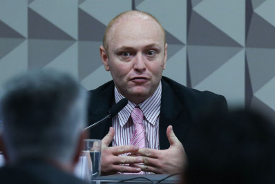 Governo diz à CPI que não tem imagens de hacker no Alvorada