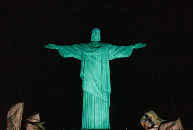 Cristo Redentor iluminado de verde e missa marcam lançamento da Jornada Diocesana da Juventude