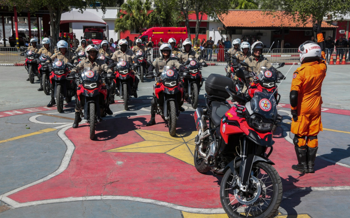 Curso tem três meses de duração e capacita os militares em técnicas de pilotagem defensiva e segura