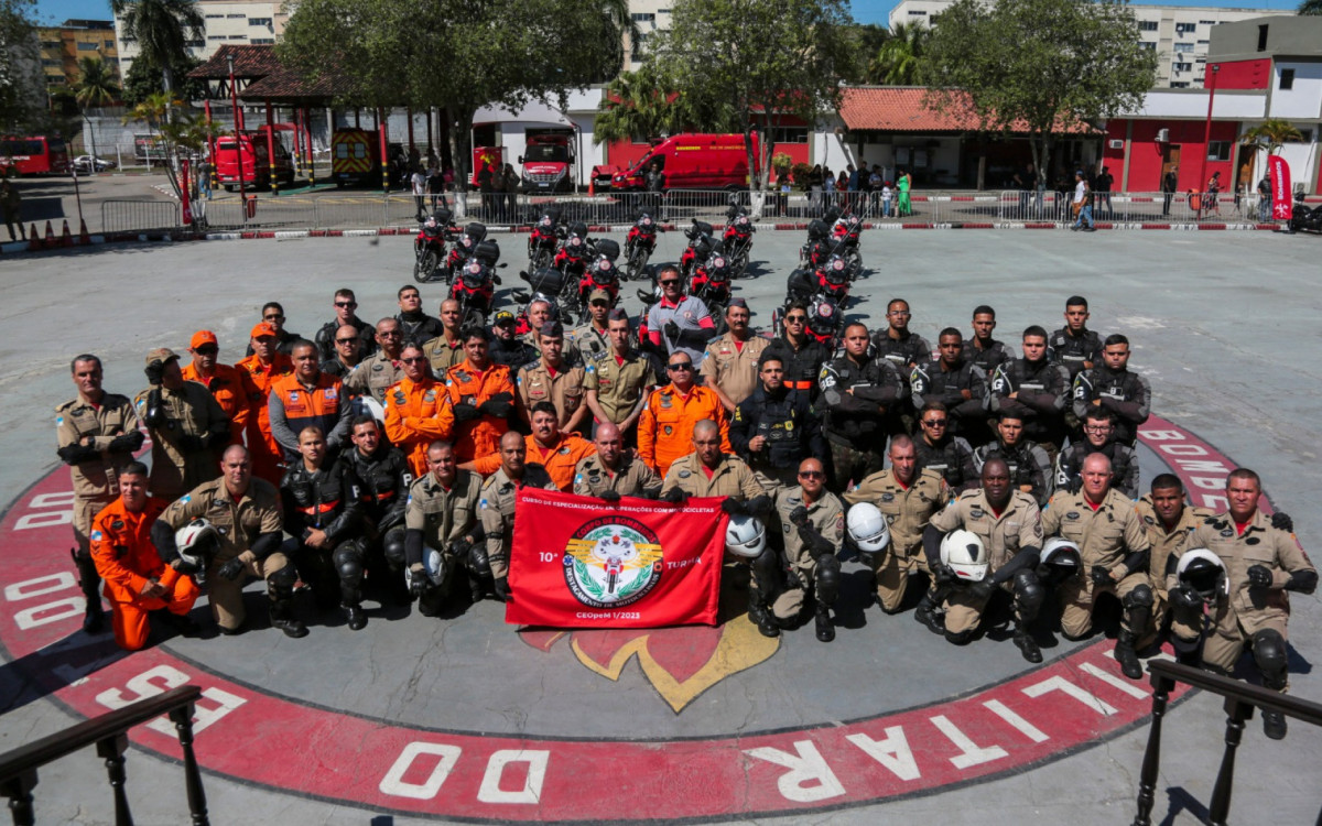 Curso tem três meses de duração e capacita os militares em técnicas de pilotagem defensiva e segura