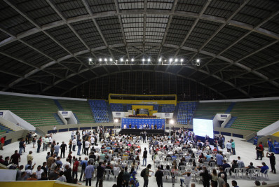 Quase 400 pessoas participam de consulta pública no estádio Caio Martins