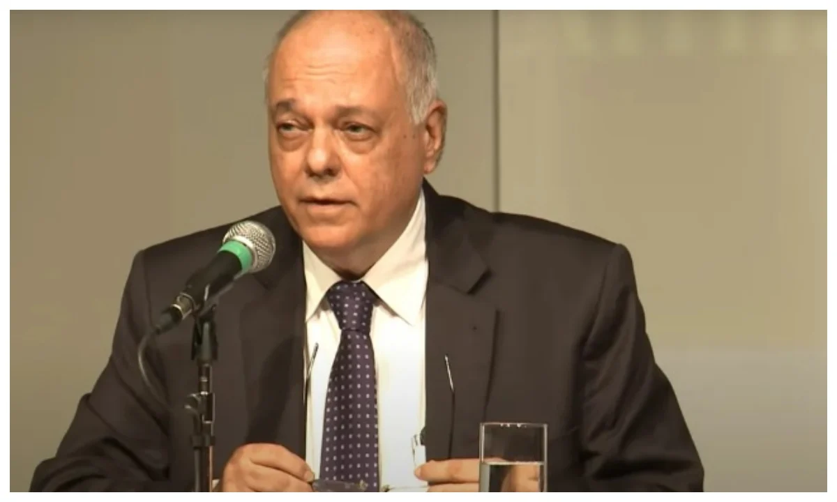 Ricardo Cavaliere toma posse na Academia Brasileira de Letras