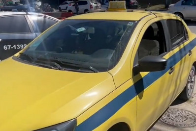 Trio é preso em táxi após roubar material de papelaria na Região Serrana 