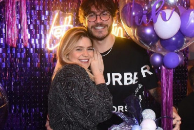 Viih Tube completa 23 anos e ganha surpresa de Eliezer