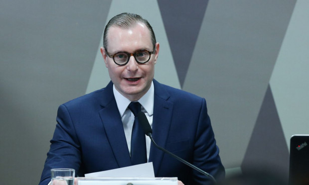Zanin dá cinco dias para TSE explicar decisão sobre eleição no Rio
