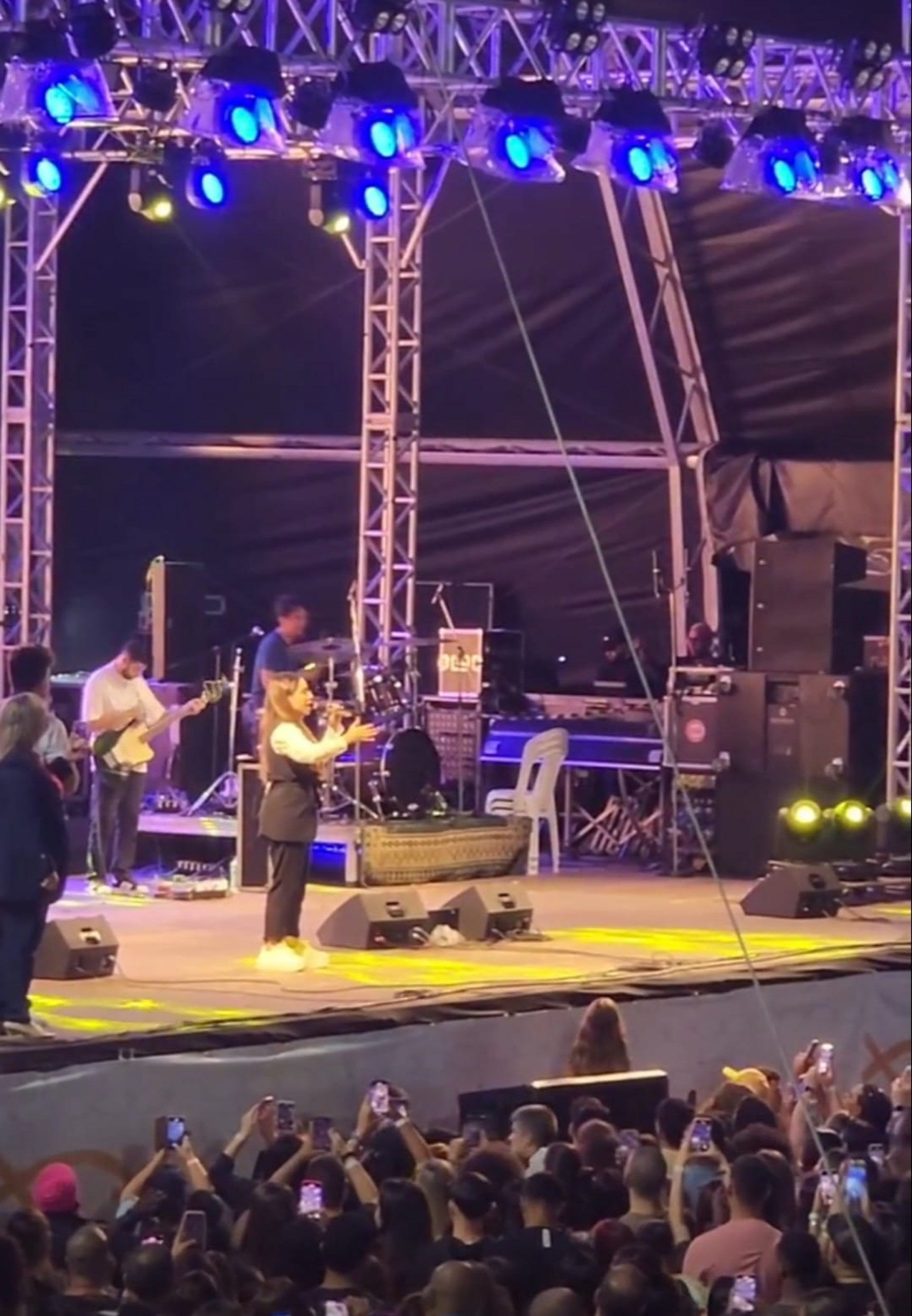 Gabriela Rocha leva mensagem de fé e esperança a uma multidão que prestigiou a abertura da 9ª Edição da Angra Expo 2023 