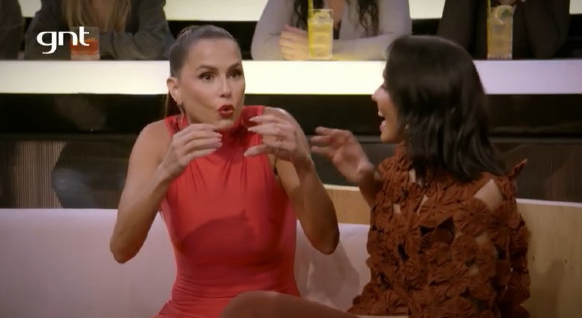 Deborah Secco fala sobre órgão genital do marido em programa de TV - Reprodução de vídeo / GNT