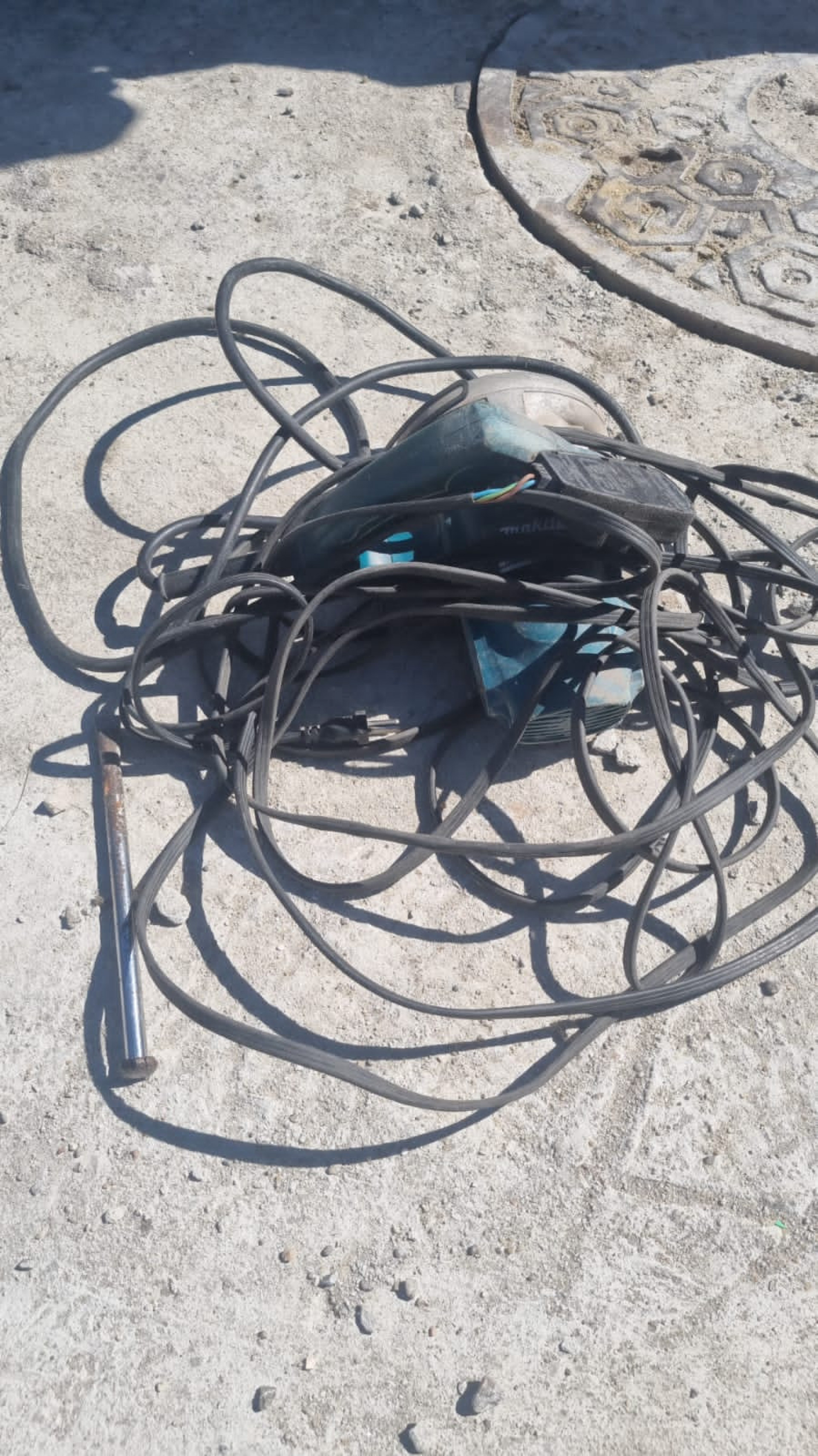 Homens usavam serra circular para tentar cortar asfalto da calha do BRT