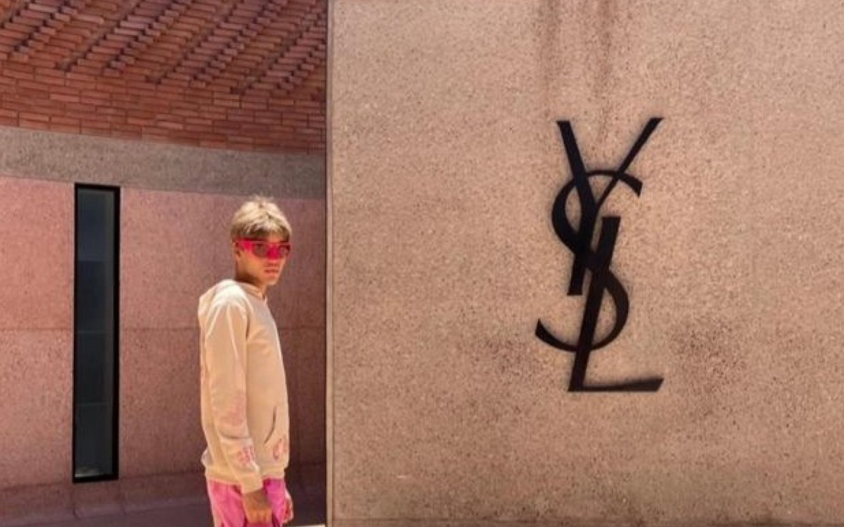 Influenciador acusado de se passar por filho de sheik e aplicar golpes se pronuncia