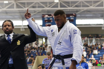 Promessa da faixa-preta celebra bom início na 'elite' do Jiu-Jitsu