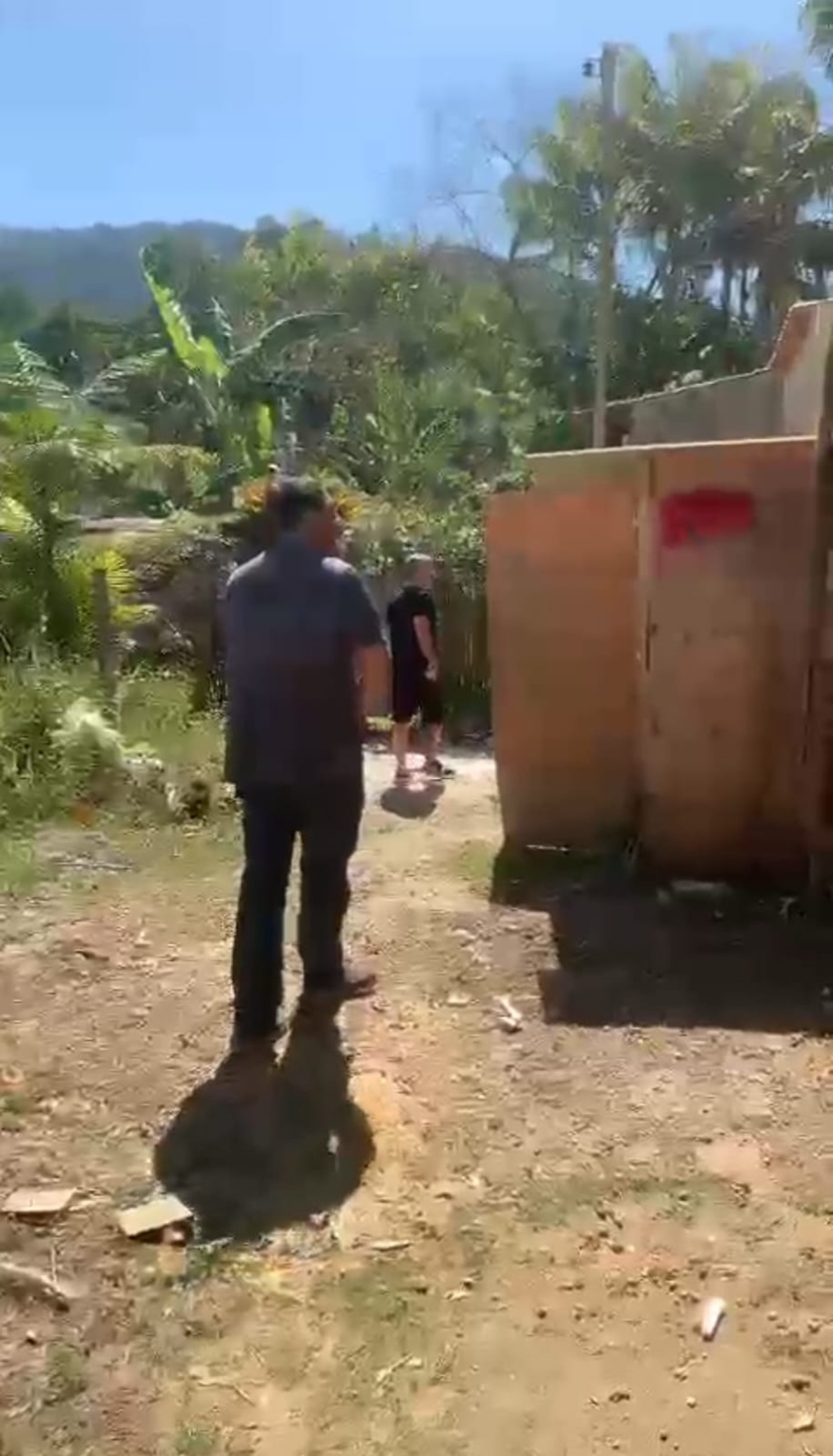 Delegado Marcello Russo e equipe no bairro Condado em cumprimento a mandado de prisão pela Lei Maria da Penha