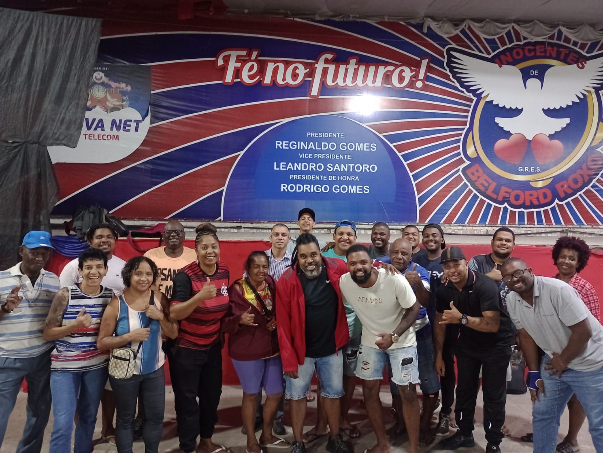 Mestre Washington com alguns ritmistas da Inocentes - Divulga&ccedil;&atilde;o