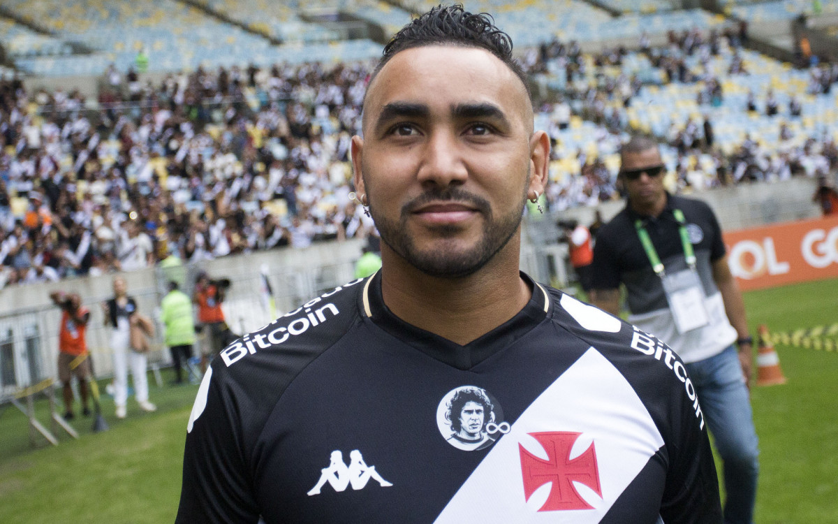 Payet é apresentado ao torcedor do Vasco no Maracanã
