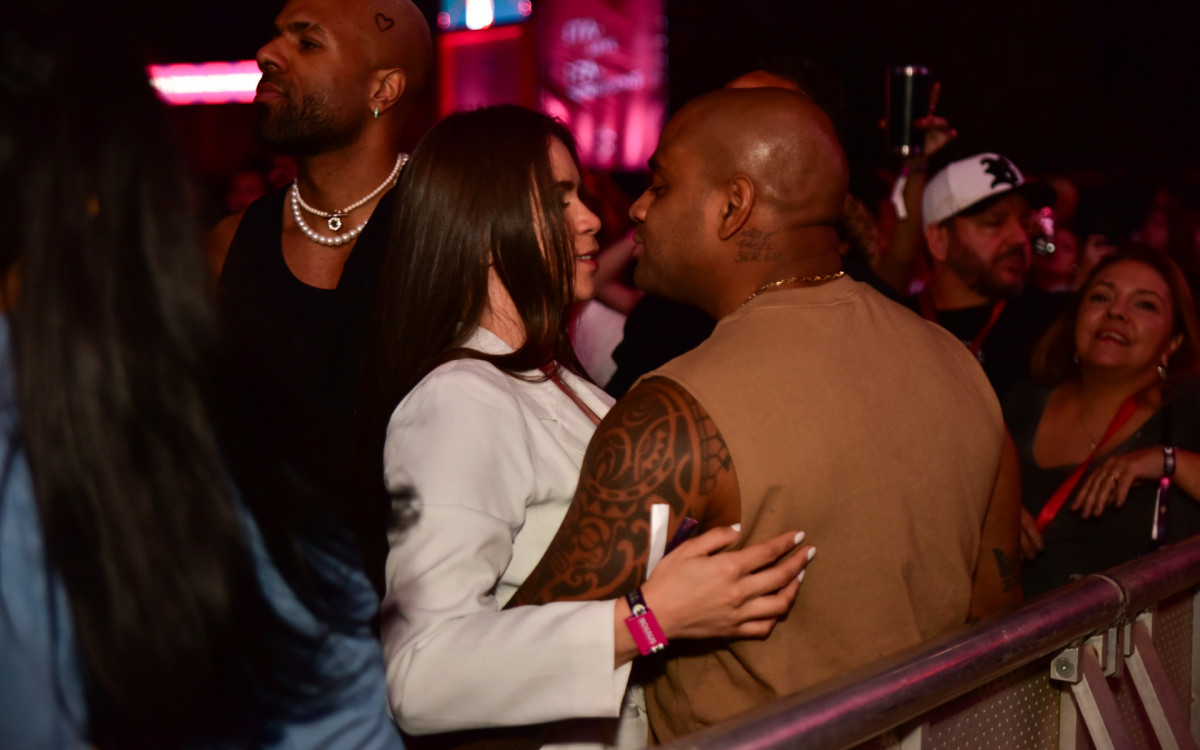 Cezar Black d&aacute; beij&atilde;o em festival em S&atilde;o Paulo