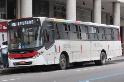 Criminosos furtam chaves de dois ônibus da linha 388 em Santa Cruz