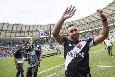 Vídeo: Payet é apresentado pelo Vasco no Maracanã 