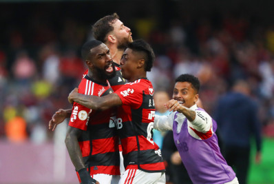 Com golaço de Gerson no fim, Flamengo vence o Coritiba e segue sonhando com título do Brasileirão