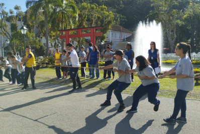 Crianças participam ativamente dos Jogos Undokai na 14ª Bunka-sai