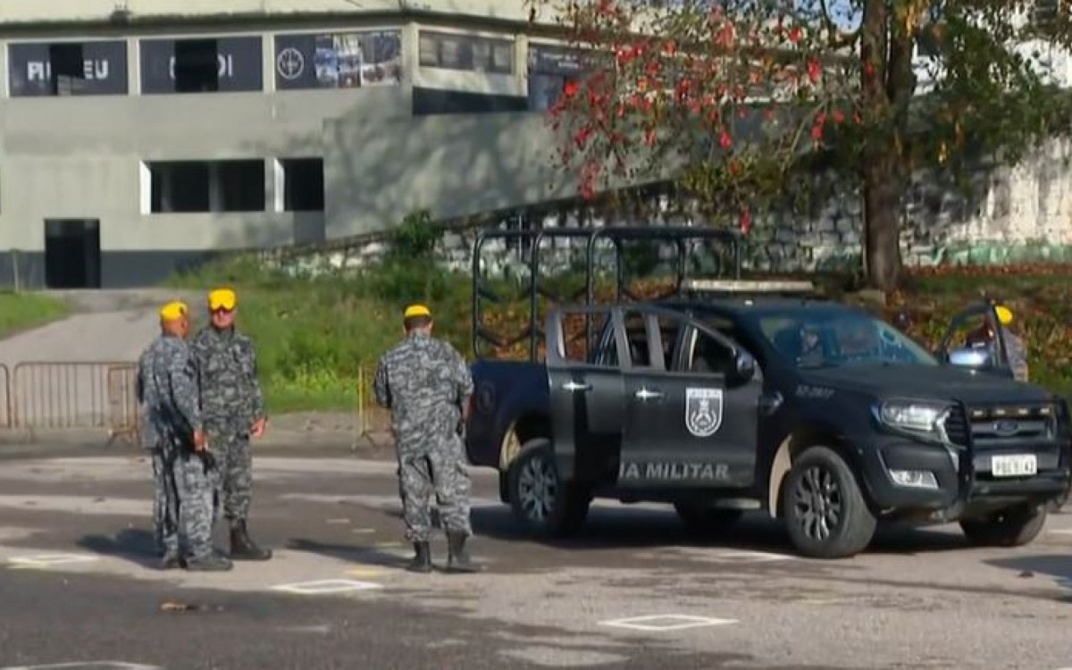 Os agentes realizam treinamento sobre formas de abordagens - Reprodução/TV Globo