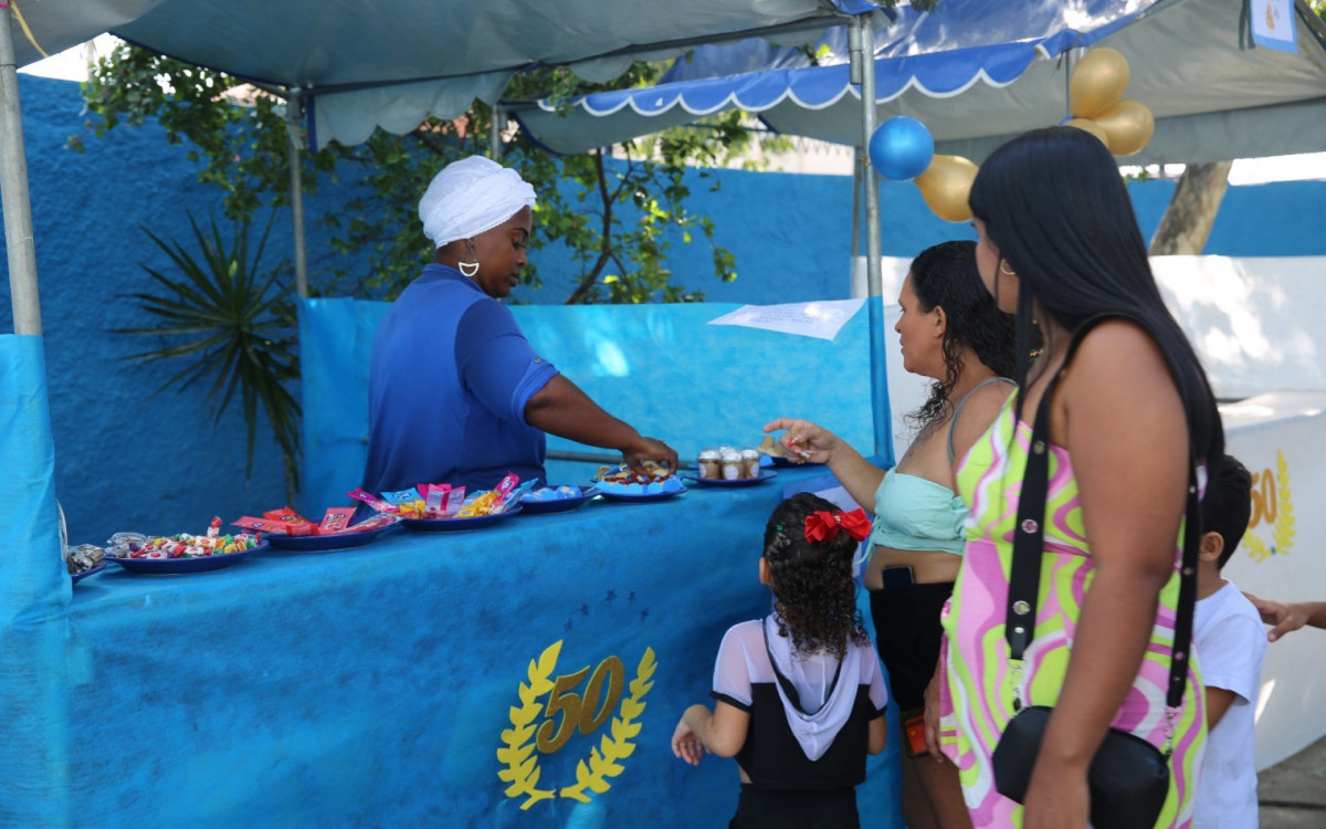Escola municipal em Caxias comemora 50 anos de funda&ccedil;&atilde;o - Divulga&ccedil;&atilde;o